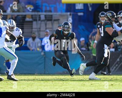 December 18, 2022: Dallas Cowboys quarterback DAK PRESCOTT (4) prepares to  throw the ball during the Jacksonville Jaguars vs Dallas Cowboys NFL game  at TIAA Bank Field Stadium in Jacksonville, Fl on