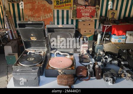 Hasselt. Limburg - Belgium. 23-10-2021. Vintage gramophones, players, posters and cameras at a fair in the city Stock Photo