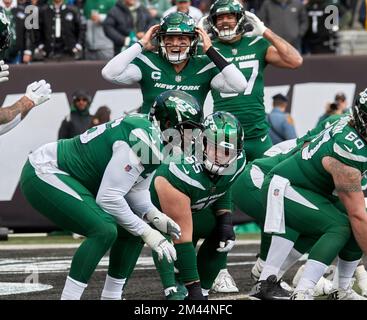 EAST RUTHERFORD, NJ - DECEMBER 18: New York Jets quarterback Zach