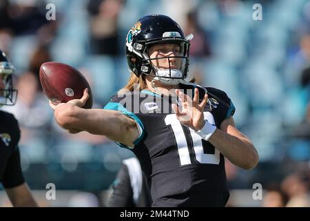 December 18, 2022: Jacksonville Jaguars quarterback TREVOR LAWRENCE (16) warms up during the Jacksonville Jaguars vs Dallas Cowboys NFL game at TIAA Bank Field Stadium in Jacksonville, Fl on December 18, 2022. (Credit Image: © Cory Knowlton/ZUMA Press Wire) Stock Photo