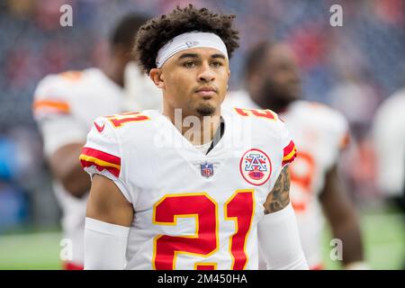 Kansas City Chiefs cornerback Trent McDuffie (21) lines up for the