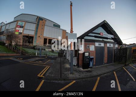 Redditch Train Station & Redditch Kingfisher Shopping Centre, Redditch, Worcs. UK Stock Photo