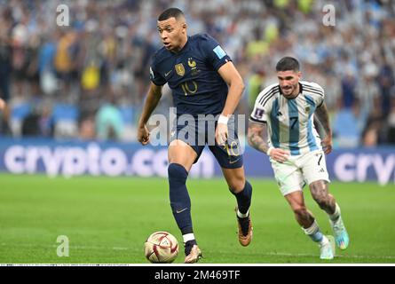 Lusail, Qatar. 18/12/2022, Kylian Mbappe (10) of France during the FIFA World Cup Qatar 2022 final match between Argentina and France at Lusail Stadium on December 18, 2022 in Lusail, Qatar. Credit: Takamoto Tokuhara/AFLO/Alamy Live News Stock Photo