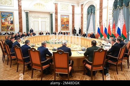 Minsk, Belarus. 19th Dec, 2022. Belarusian President Alexander Lukashenko and Russian President Vladimir Putin meet at the Palace of Independence in Minsk, Belarus, Monday, Dec. 19, 2022. President Putin arrives in Minsk for talks with his Belarusian President Alexander Lukashenko for the first time in three and a half years. Photo by Kremlin Pool/UPI Credit: UPI/Alamy Live News Stock Photo