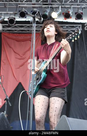 Pitchfork Music Festival - Wild Flag in concert Stock Photo