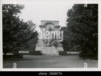 Washington Monument - Site of Battle of Princeton at End of Main Street. Original caption: Washington Monument - Site of Battle of Princeton at end of Main Street - Princeton. State: New Jersey Place: Princeton. Stock Photo