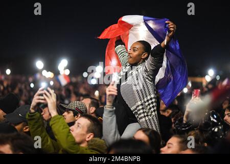 Paris, France. 19th Dec, 2022. World Cup 2022: Les Bleus and supporters at the place de la Concorde in Paris, France, on December 19, 2022. (Photo by Lionel Urman/Sipa USA) Credit: Sipa USA/Alamy Live News Stock Photo