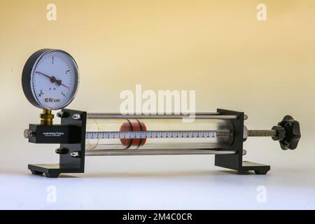 Boyle's Law Apparatus to measure the pressure of a confined gas. Stock Photo