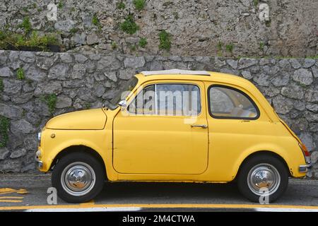 Fiat 500, Classic car, Amalfi, Italy Stock Photo - Alamy