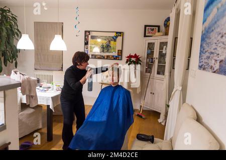 home private female hairdresser Stock Photo