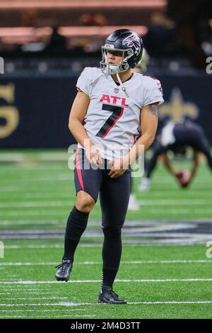 Atlanta Falcons place kicker Younghoe Koo (7) celebrates with Atlanta  Falcons long snapper Liam McCullough (48) after Koo's field goal against  the Chicago Bears during the second half of an NFL football