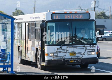 Seaside, OR, USA - September 21, 2022; Sunset Empire Transportation District bus at stop on Highway 101 in Seaside Oregon Stock Photo