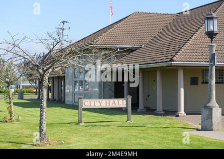 Seaside, OR, USA - September 21, 2022; City Hall sign outside the building in Seaside Oregon Stock Photo