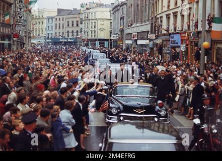 US President John F Kennedy's motorcade through Cork, Ireland on June 28, 1963 Stock Photo