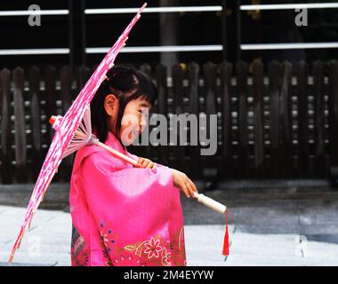 Portrait of a traditionally dressed Japanese girl taken during the Shichi-Go-San (Japanese rite of passage) festival at the Meiji Shrine, Tokyo, Japan Stock Photo