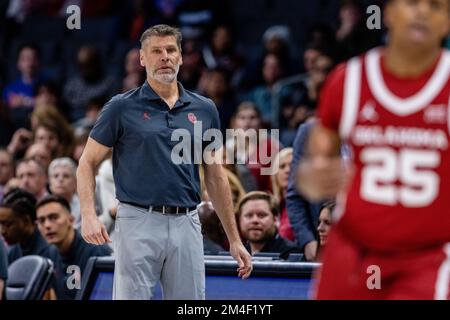 Charlotte, NC, USA. 20th Dec, 2022. Oklahoma Sooners head coach Porter Moser watches his offense during the first half of the 2022 Jumpman Invitational against the Florida Gators at Spectrum Center in Charlotte, NC. (Scott Kinser/CSM). Credit: csm/Alamy Live News Stock Photo