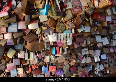 "Love Locks", padlocks fixed by couples to Hohenzollern Bridge, who then throw the key in the River Rhine below. Cologne, Germany Stock Photo