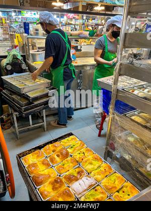 Bangkok, Thailand, Thawi Watthana,  Thonburi Market Place, Food shopping , Thaï Baker, bakery Stock Photo