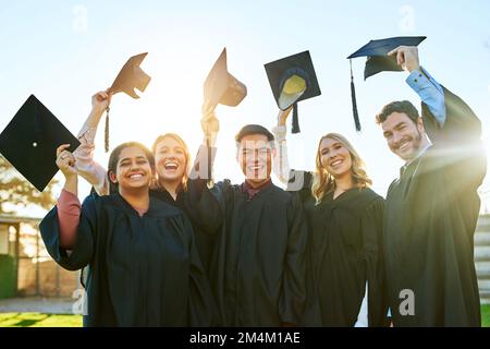 Portrait group students celebrating their graduation Stock Photo - Alamy