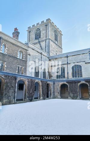 Cloister Court at Jesus college, university of Cambridge, England, on a snowy winter day, december 2022. Stock Photo