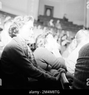 Sorbonne, Vera Korene, Lecture to Fulbright Students. Photographs of Marshall Plan Programs, Exhibits, and Personnel Stock Photo