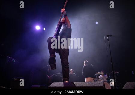 Glasgow, Scotland, 21th December 2022  Rod Jones of Idlewild performing at the 02 Academy Glasgow on the 21th December 2022 Stock Photo