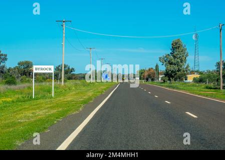 A sign marking the entrance to the town of Byrock in northwest outback New South Wales, Australia. Population 50 Stock Photo