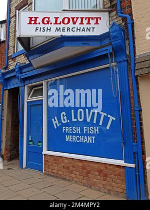 Traditional fresh fish merchant, HG Lovitt ,7 Mitford St, Filey, North Yorkshire, England, UK, YO14 9DX Stock Photo