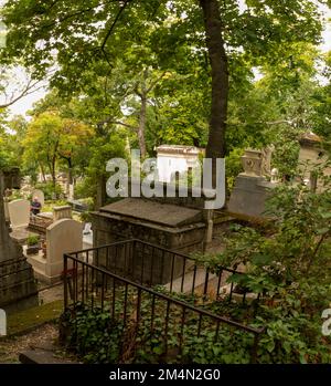 Striking view of Père Lachaise, Cemetery, Cimetière du Père-Lachaise, cimetière de l’Est, Paris, France Stock Photo