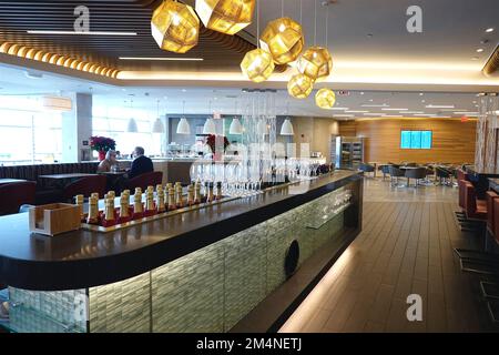 British Airways Lounge in Terminal 8 at J.F. Kennedy Airport in New York (Opened in Dec 2022) Stock Photo