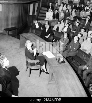 Sorbonne, Vera Korene, Lecture to Fulbright Students. Photographs of Marshall Plan Programs, Exhibits, and Personnel Stock Photo