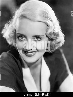 Bette Davis. Portrait of Ruth Elizabeth 'Bette' Davis (1908-1989), publicity still, 1933 Stock Photo