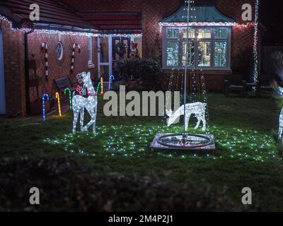 Eastchurch, Kent, UK. 22nd Dec, 2022. Kingsborough Manor estate in Eastchurch, Kent on the Isle of Sheppey goes 'all out' for Christmas with most of the properties in the area being decorated with amazing Christmas lights displays. Credit: James Bell/Alamy Live News Stock Photo