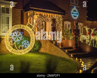 Eastchurch, Kent, UK. 22nd Dec, 2022. Kingsborough Manor estate in Eastchurch, Kent on the Isle of Sheppey goes 'all out' for Christmas with most of the properties in the area being decorated with amazing Christmas lights displays. Credit: James Bell/Alamy Live News Stock Photo