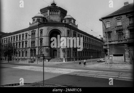 GDR, Berlin, 29. 04. 1989, Postfuhramt, Tucholskystrasse Stock Photo ...