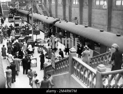 Boat-Train/Luggage Loading, etc.. Photographs of Marshall Plan Programs, Exhibits, and Personnel Stock Photo