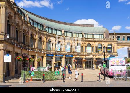 Victoria Gardens Harrogate Yorkshire UK Stock Photo - Alamy