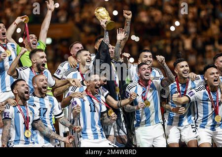 AL DAAYEN - Argentina goalkeeper Franco Armani, Juan Foyth of Argentina, Nicolas Tagliafico of Argentina, Gonzalo Montiel of Argentina, Leandro Daniel Paredes of Argentina, German Pezzella of Argentina, Rodrigo De Paul of Argentina, Marcos Acuna of Argentina, Julian Alvarez of Argentina, Lionel Messi of Argentina, Angel Di Maria of Argentina, Argentina goalkeeper Geronimo Rulli, Cristian Romero of Argentina, Exequiel Palacios of Argentina, Angel Correa of Argentina, Thiago Almada of Argentina, Alejandro Gomez of Argentina, Guido Rodriguez of Argentina, Nicolas Otamendi of Argentina , Alexis Ma Stock Photo