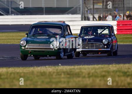 David Dickenson, Ford Lotus Cortina, Jeff Smith, Austin Mini Cooper S, Adrian Flux Trophy for Transatlantic Pre ’66 Touring Cars, predominantly V8 Ame Stock Photo