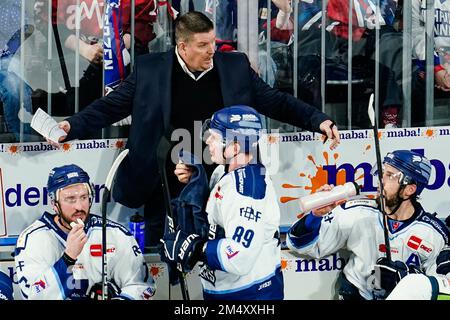 Mannheim, Germany. 23rd Dec, 2022. Ice hockey: DEL, Adler Mannheim ...