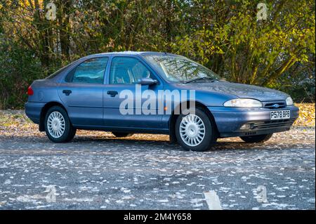 1996 mk1 Ford Mondeo in Verona trim level. Ford's 1st 'world car' Stock Photo