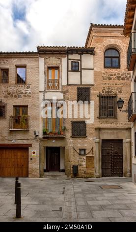 Calles, casas y edificios de Toledo / Streets, houses and buildings of Toledo Stock Photo