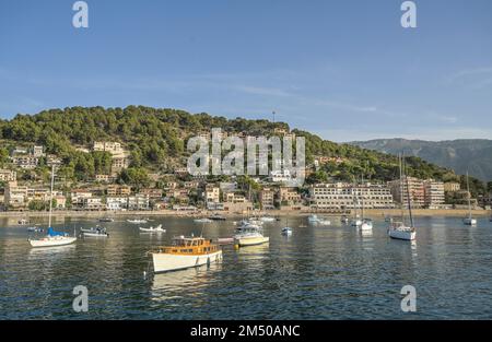 Boote, Yachten, Bucht von Port de Soller, Mallorca, Spanien Stock Photo