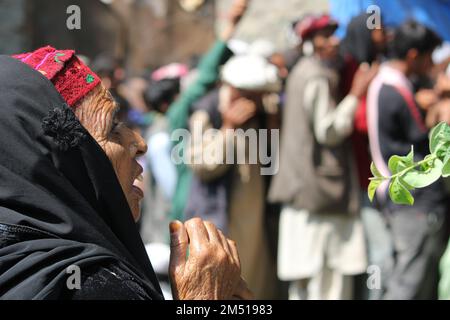 Sahib Rasool Devotees praying while observing the 65th Urs of Hazrat Syed Rasool ...
