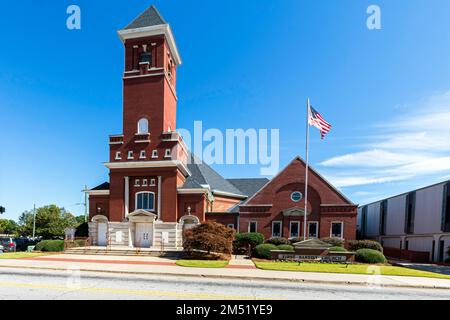 Carrollton, Georgia, USA-Oct. 20, 2022: The First Baptist Church in historic downtown Carrollton was built in 1907 in Romanesque Revival style. This c Stock Photo