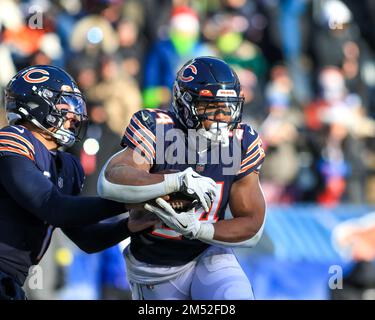 December 24, 2022 - Chicago Bears quarterback Justin Fields (1) cuts his  eyes to the right while looking left during NFL football game versus the Buffalo  Bills in Chicago, IL (Credit Image: