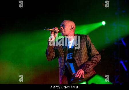 Maxi Jazz - Faithless  in concert in the Gelredome in Arnhem 2004. vvbvanbree fotografie. Stock Photo