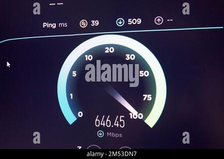 646Mbps download speedtest internet speed connection speeds in Mbps for super high fast 5G internet connection Stock Photo