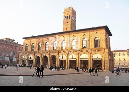 Palazzo del Podesta, Piazza Maggiore, Bologna, Emilia-Romagna, Italy Stock Photo