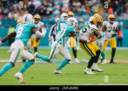 MIAMI GARDENS, FL - AUGUST 27: Miami Dolphins wide receiver River Cracraft ( 85) extends for the ball